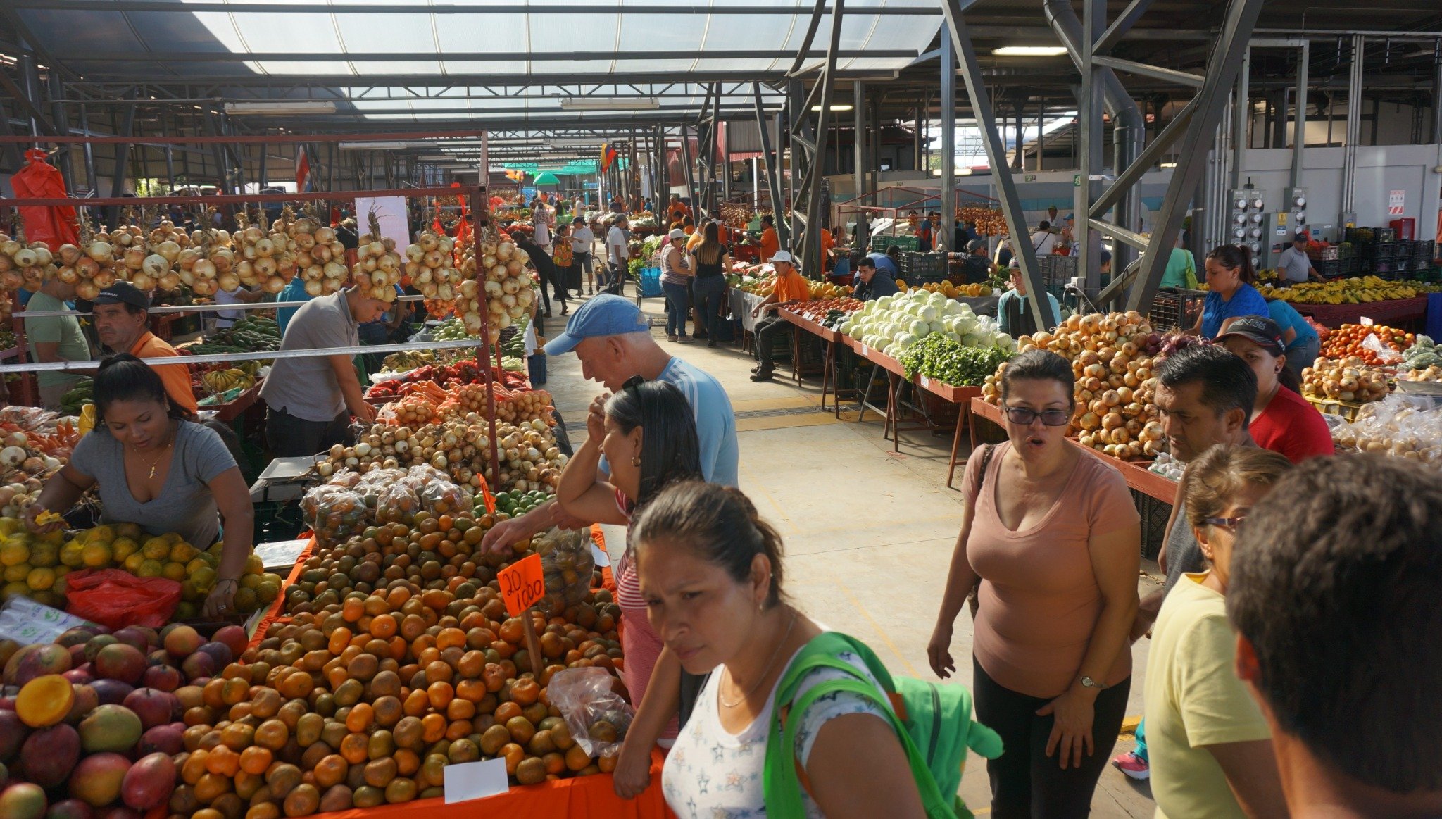 La Costa Rica auténtica se encuentra en la Feria del Agricultor en Heredia