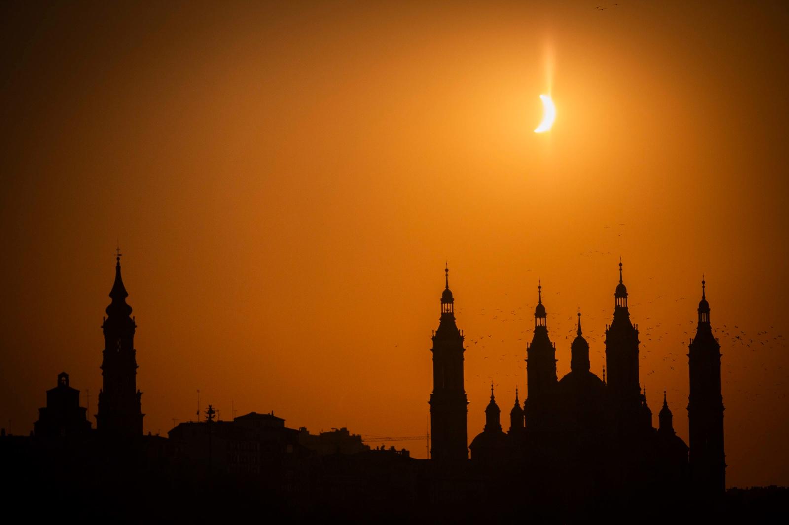 Zaragoza convirtió el eclipse en una imagen que dio la vuelta al mundo