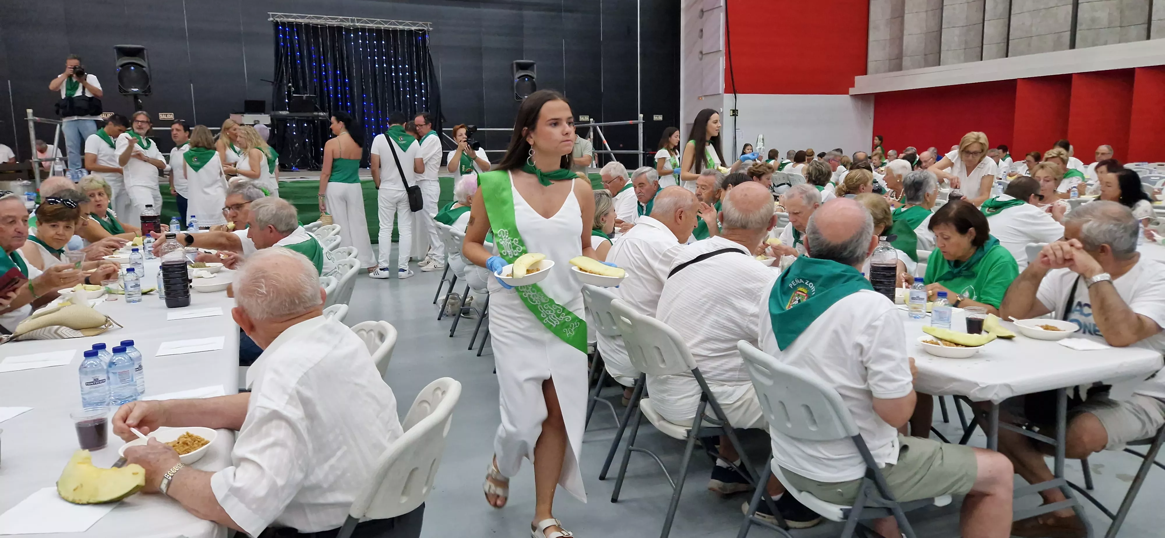 Huesca homenajea a sus mayores con migas, música y tradición en el último día de San Lorenzo